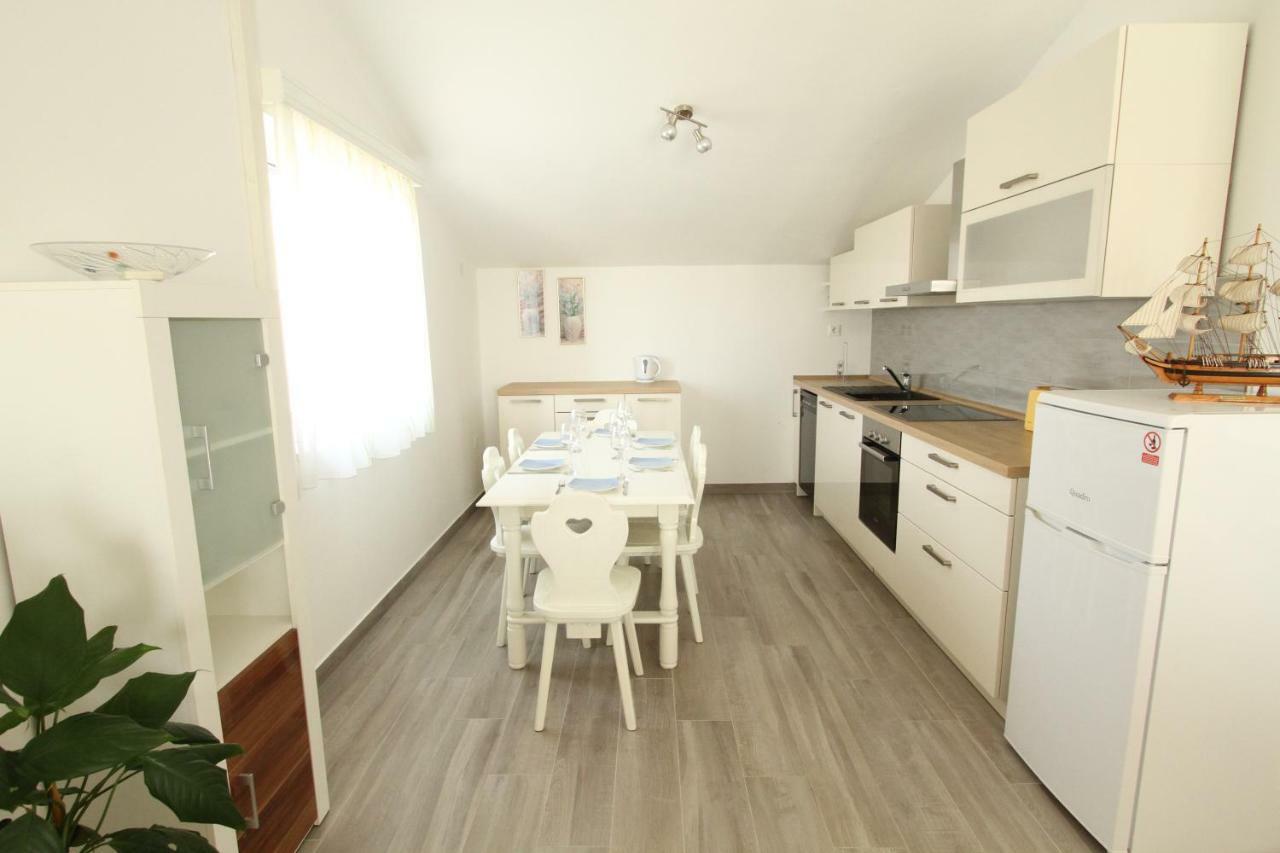 Kuca-Eldic Apartment Rogoznica  Exterior photo